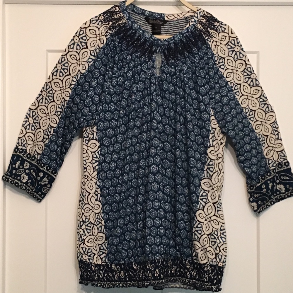 Long knit sleeved top